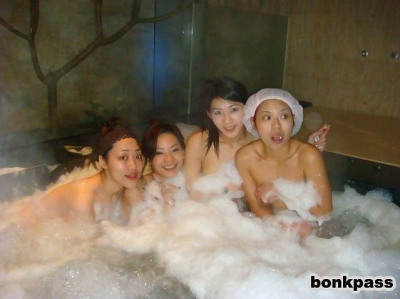 Lesbian Bath Orgy